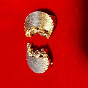 Lisner Vintage Clip Earrings